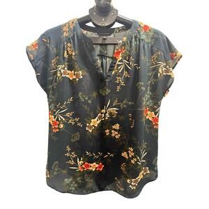 Banana Republic Floral V-Neck Front Pleat Relaxed Fit Blouse